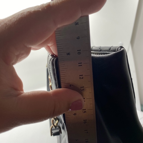 Kate Spade  crossbody/shoulder bag black & gold - Picture 10 of 11